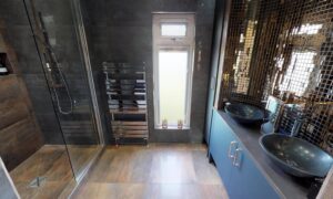 The-Ascot-by-Manor-Park-Homes-Main-Bathroom