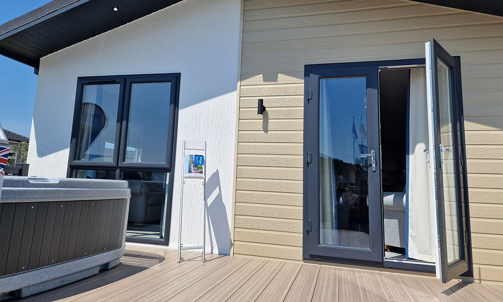 Manor-Park-Homes-The-Holcot-exterior2