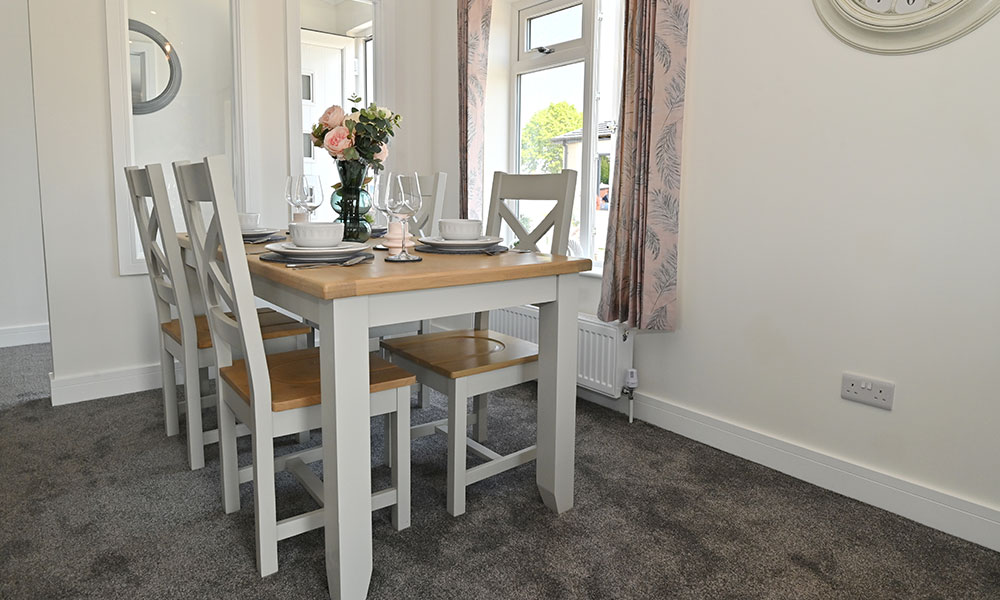 Manor-Park-Homes-The-Olney-diner-web