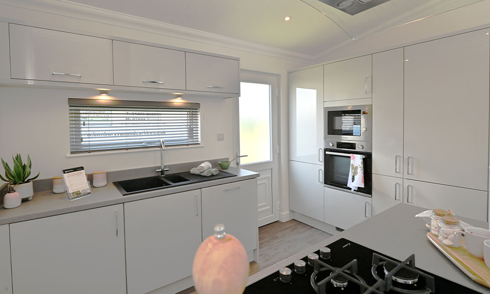 Manor-Park-Homes-The-Olney-kitchen-web