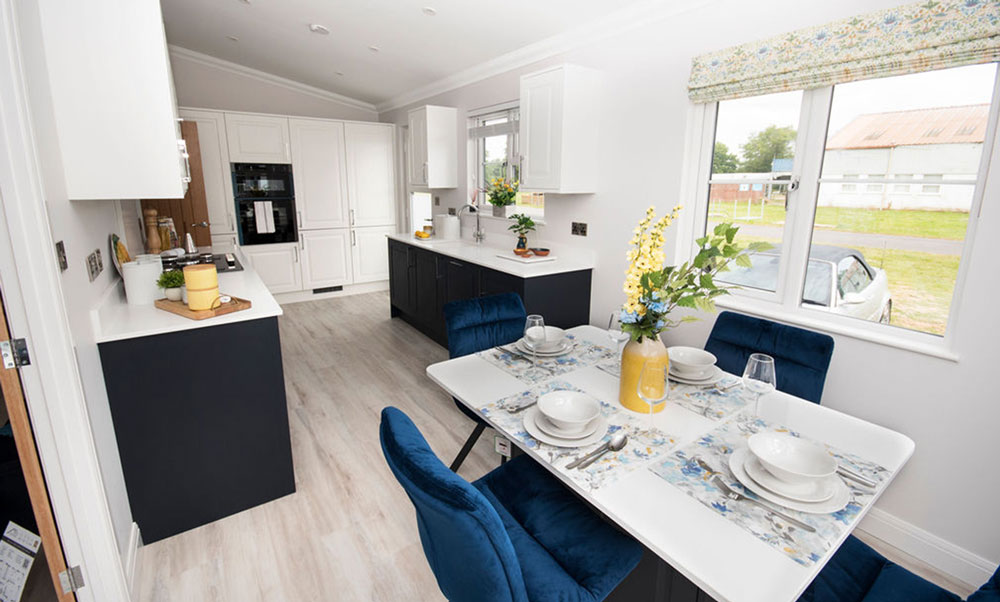 The-Warkton-Platinum-Kitchen-diner-2