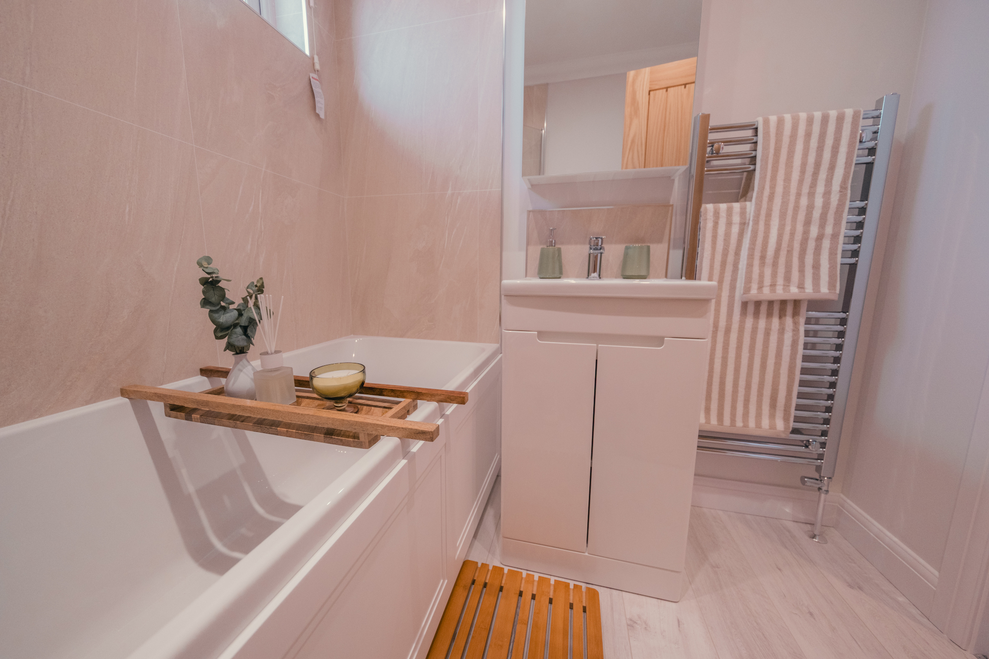 Designed bath area Warkton Platinum