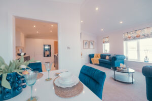 Dining area Warkton Platinum