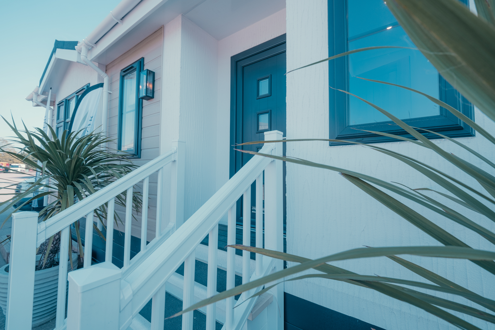 Warkton Platinum entrance palm trees