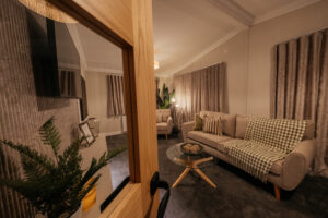 Manor Baker Lounge